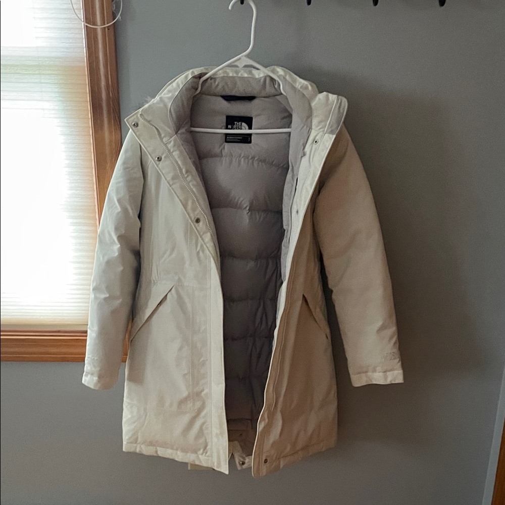 The North Face Women's Off-White Ski Jacket - Picture 4 of 6